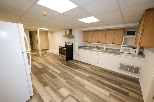 b-1026 Chestnut St, Newton, MA, 02464-1131 | Card Image