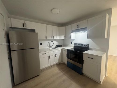 apt-106-12215 W Dixie Hwy, North Miami, FL, 33161-5463 | Card Image