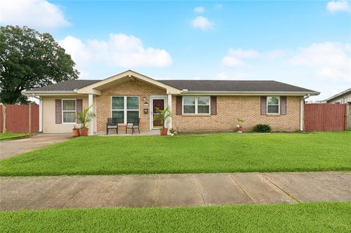 5537 Ironwood Dr, Marrero, LA, 70072-3547 | Card Image