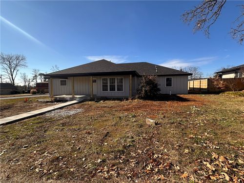 930 S 14th St, Rogers, AR, 72758-5004 | Card Image