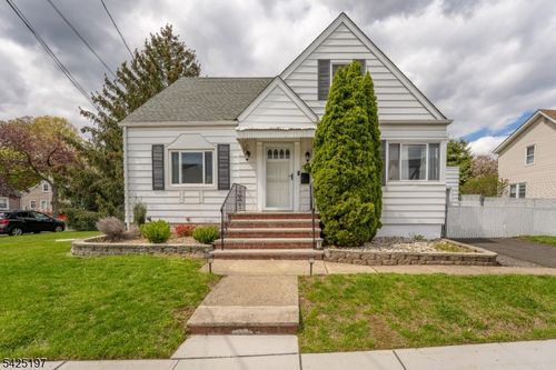 834 Remmos Ave, Union, NJ, 07083-6561 | Card Image