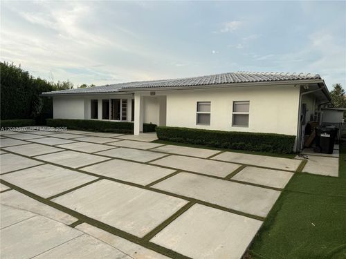 13305 Biscayne Island Ter, North Miami, FL, 33181-2200 | Card Image