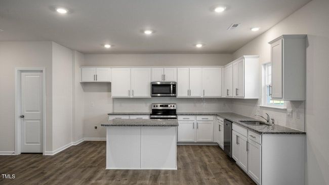 Kitchen | Image 10