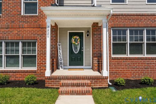 2221 Perry St, Richmond, VA, 23225-3833 | Card Image