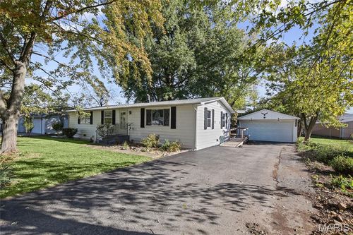 710 Rogers Dr, Freeburg, IL, 62243-1057 | Card Image