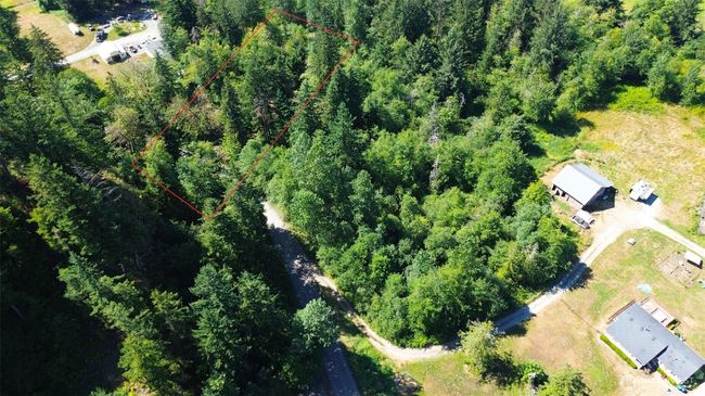 Red Lines are estimate property lines. | Image 12