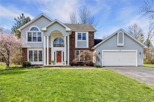 17 Oakshire Way, Pittsford, NY, 14534-2564 | Card Image