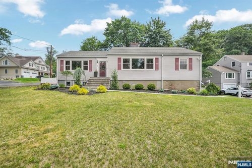 48 Lake Dr E, Wayne, NJ, 07470-4325 | Card Image