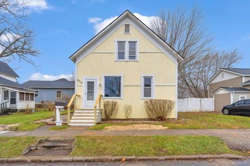 409 N 5th St, Saint Clair, MI, 48079-4823 | Card Image