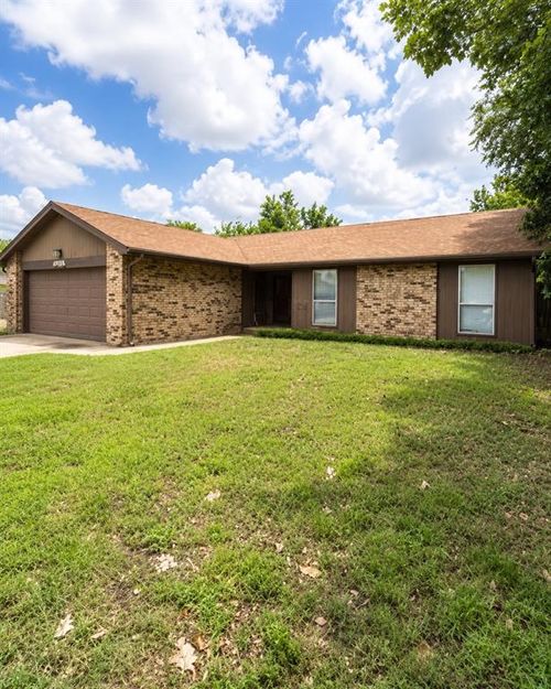 4305 Valley Forge Dr, Enid, OK, 73703-1338 | Card Image