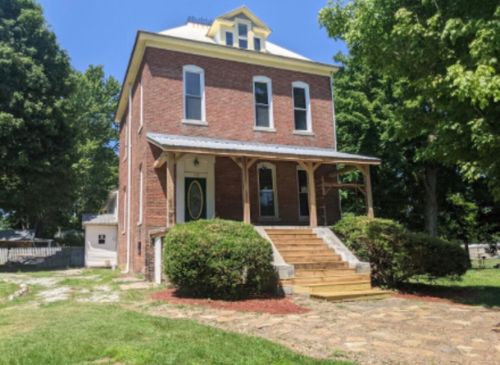 115 Pierce St, Marion, KY, 42064-1121 | Card Image