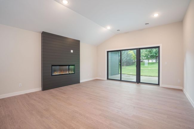 Living Room.jpg | Image 7