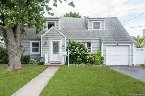 3451 3rd St, Oceanside, NY, 11572-5101 | Card Image