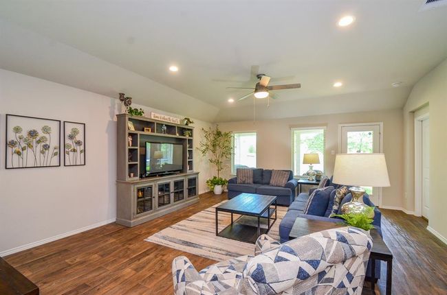 Huge family room with a lot of natural light! | Image 21