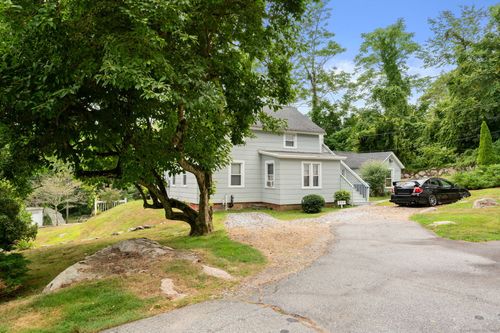274 Bloomingdale Rd, Quaker Hill, CT, 06375-1306 | Card Image
