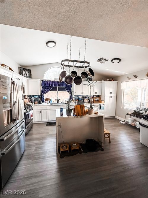 9794 Turtle Head Ct, Las Vegas, NV, 89117-8437 | Card Image