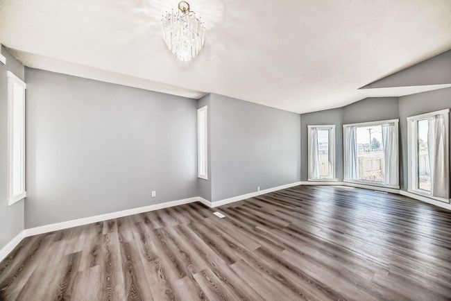 16246 Shawbrooke Rd Sw, House detached with 4 bedrooms, 3 bathrooms and 4 parking in Calgary AB | Image 6