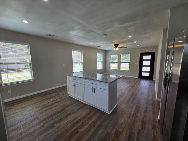 5519 Arlington Park Dr, House other with 3 bedrooms, 1 bathrooms and null parking in Dallas TX | Image 6