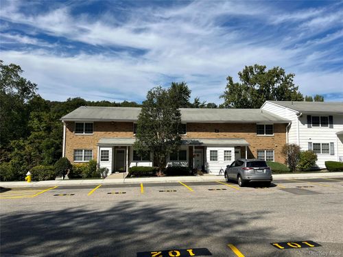 2c2-1840 Crompond Rd, Peekskill, NY, 10566-4181 | Card Image