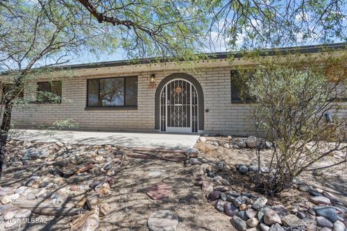 9412 E Loma Linda Pl, Tucson, AZ, 85749-9374 | Card Image