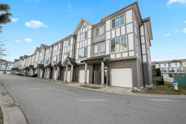 76 - 30989 Westridge Place, Townhouse with 3 bedrooms, 2 bathrooms and 2 parking in Abbotsford BC | Image 2