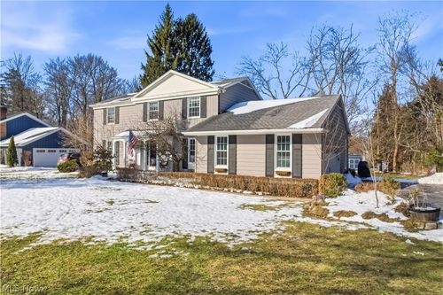 100 Southwyck Dr, Chagrin Falls, OH, 44022-4106 | Card Image
