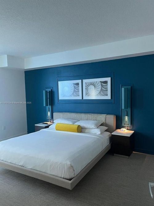 703-17315 Collins Ave, Sunny Isles Beach, FL, 33160-3410 | Card Image