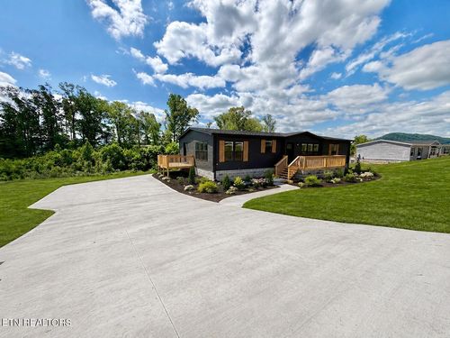 1093 Elaine Dr, Tazewell, TN, 37879-6208 | Card Image
