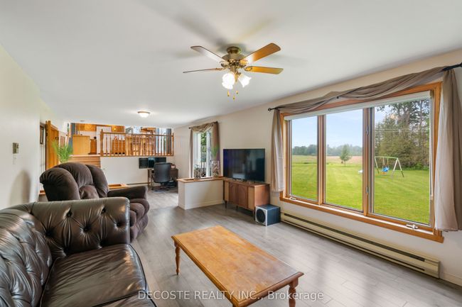 20351 Pineview Cres, House other with 3 bedrooms, 3 bathrooms and 4 parking in Alexandria ON | Image 9