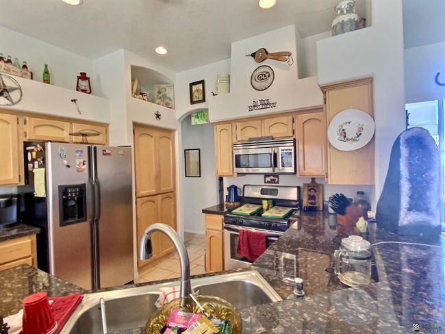 14393 E 53 Rd Ln, House other with 3 bedrooms, 2 bathrooms and 2 parking in Yuma AZ | Image 8