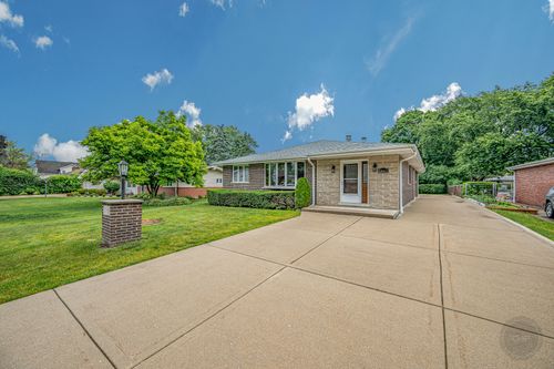 5N411 Andrene Ln, Itasca, IL, 60143-2425 | Card Image