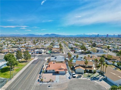 401 Holcomb Cir, Las Vegas, NV, 89107-2406 | Card Image