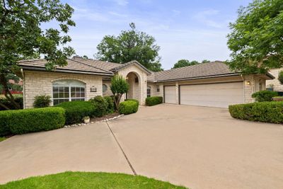 112 Silver Spur Drive, House other with 3 bedrooms, 3 bathrooms and 4 parking in Horseshoe Bay TX | Image 1