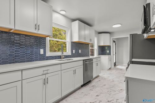 2702 Oakdale Ter Nw, Huntsville, AL, 35810-2836 | Card Image