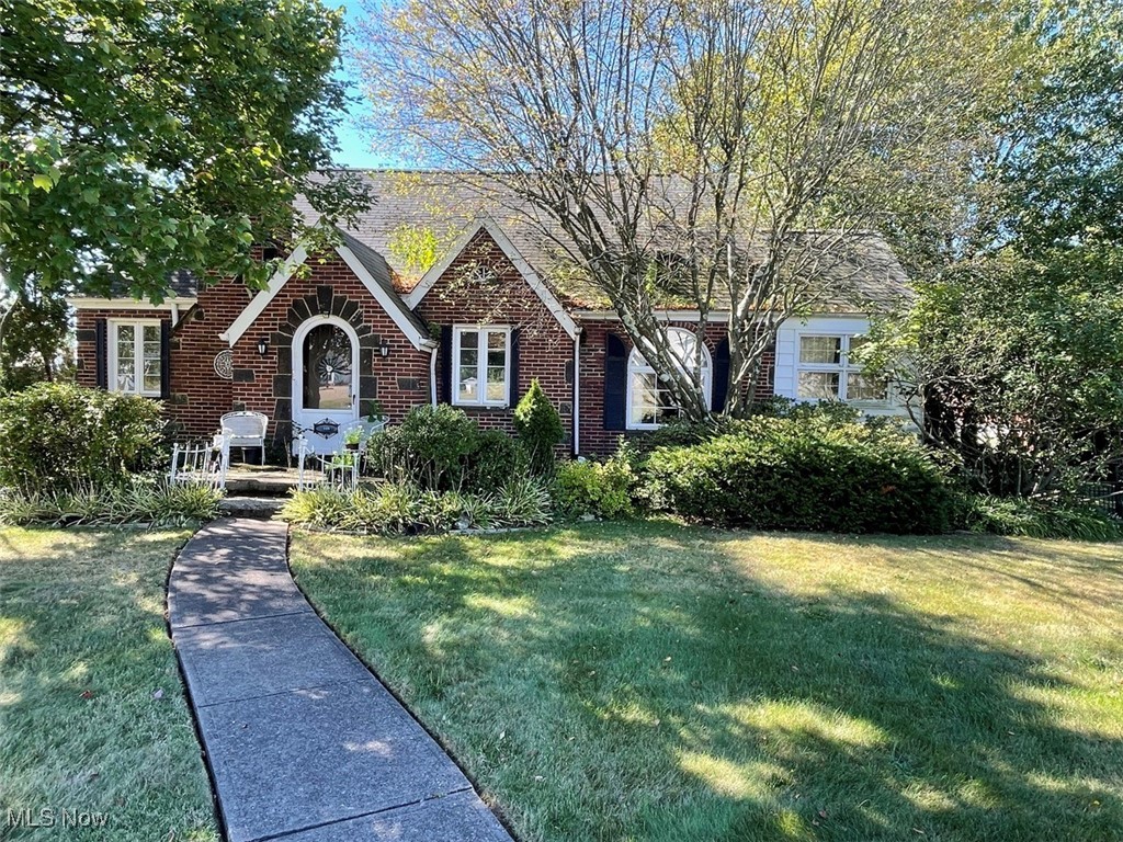 35th St, Canton, OH 44714