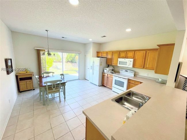 70 Bishop St, House other with 3 bedrooms, 2 bathrooms and null parking in Bluffton SC | Image 6