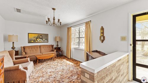 911 Crestview Dr S, Atlanta, TX, 75551-1805 | Card Image