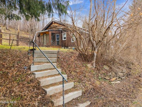 941 W Richmondville Rd, Cobleskill, NY, 12043-6915 | Card Image