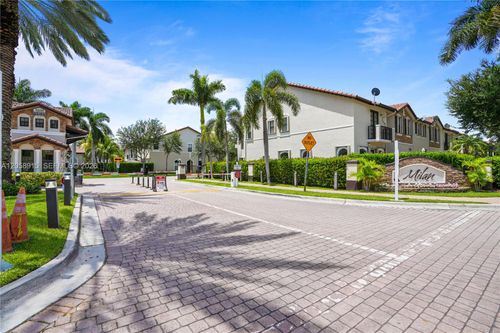 10341 Nw 32nd Ter, Doral, FL, 33172-5037 | Card Image