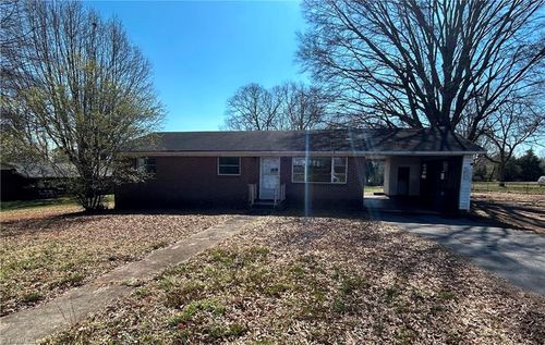 918 Emmanuel Church Rd, Conover, NC, 28613-9023 | Card Image