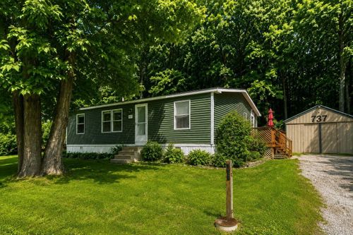737 Porterwood Dr, Williston, VT, 05495-8975 | Card Image