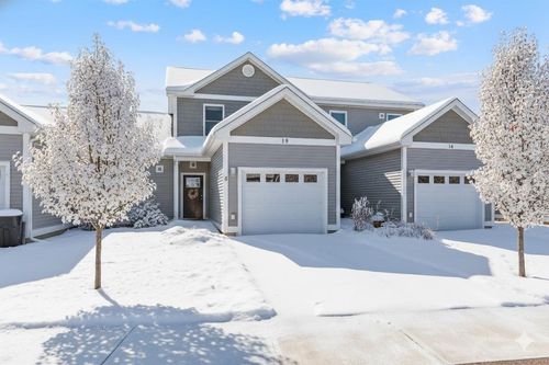 18 Clover Ln, Hinesburg, VT, 05461-4496 | Card Image