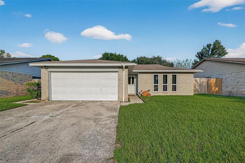 7354 Stone Pine Ln, Houston, TX, 77041-1725 | Card Image