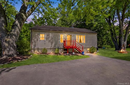 19 Hulse Ave, Middletown, NY, 10940-2409 | Card Image