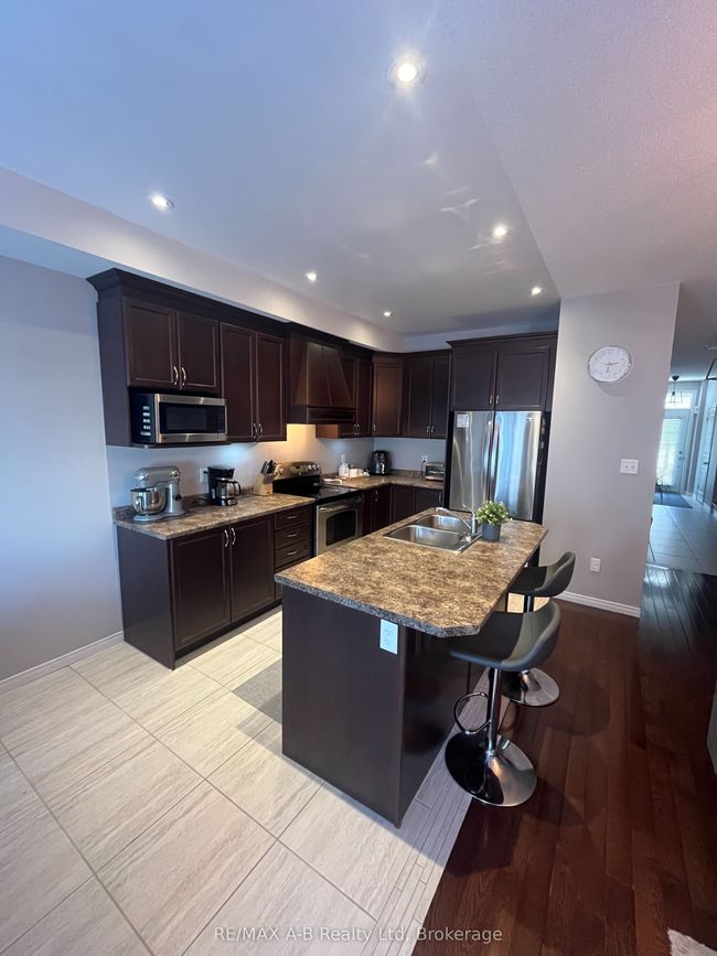 19 - 19 Valleyside Lane, Condo with 3 bedrooms, 3 bathrooms and 1 parking in Dundas ON | Image 9