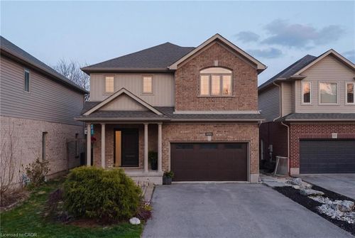631 Woodlawn Pl, Waterloo, ON, N2T0A1 | Card Image