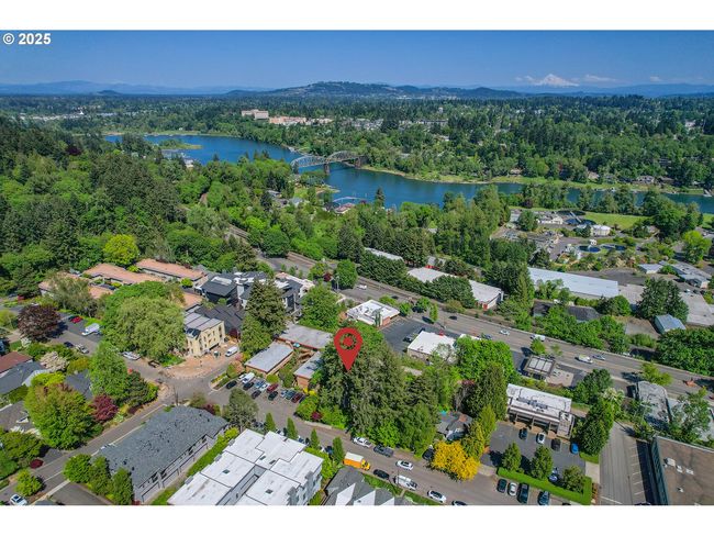 639 1 St St, House attached with 2 bedrooms, 3 bathrooms and 1 parking in Lake Oswego OR | Image 33