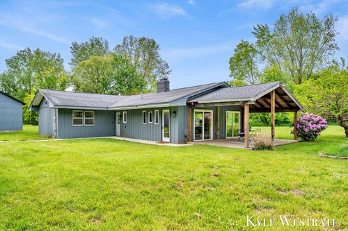 1499 64th St, Fennville, MI, 49408-9506 | Card Image