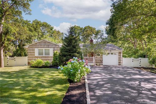 8 Wakeman Ct, Hampton Bays, NY, 11946-2816 | Card Image