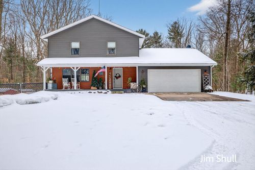 6330 Timberland Dr, Fruitport, MI, 49415-9661 | Card Image